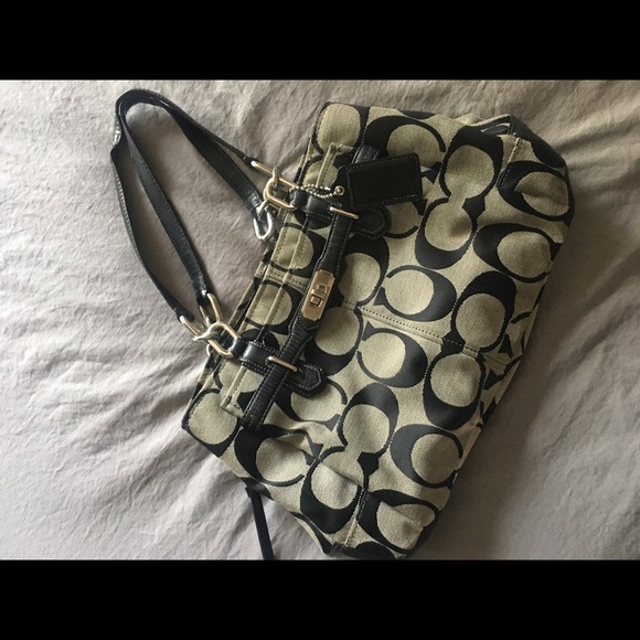 Coach Purse W/ Pockets - Picture 1 of 8